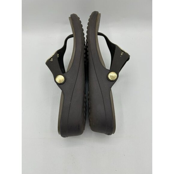 Crocs Sanrah Sandals Women’s Gold Medallion Brown Thong Flip Flops Size 9 - Picture 5 of 8